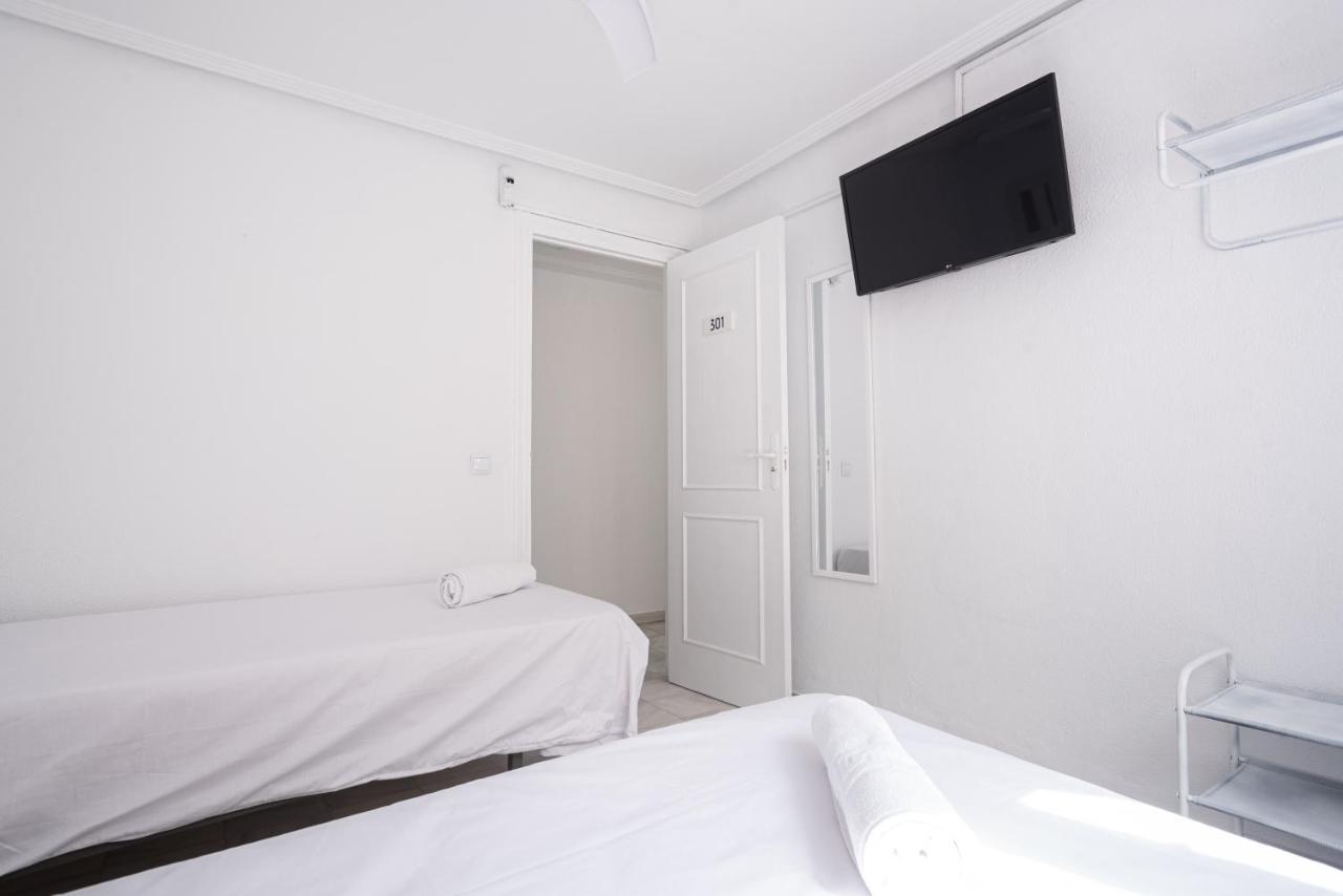 Hostal Alicia San Pedro de Alcántara Kültér fotó
